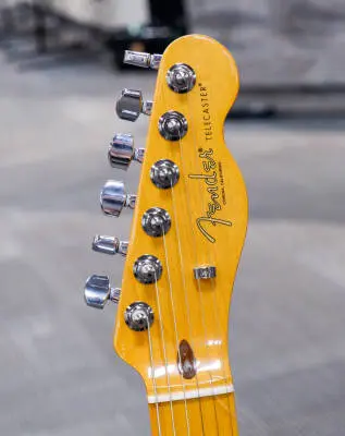 Fender - Limited Edition American Professional II Telecaster Thinline, Maple Fingerboard - White Blonde 2